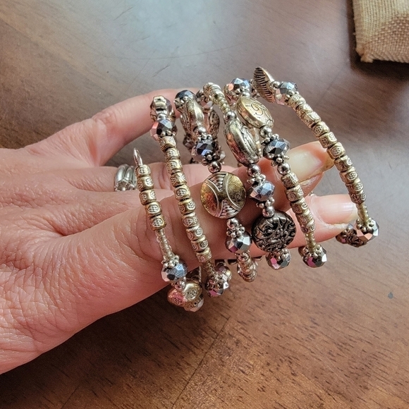 Spiral Wrap Charm Bracelet Silver tones with Iridescent beads butterfly flowe - Picture 5 of 6